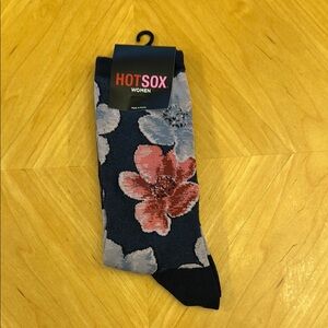 Hot Sox Black and Pink Casual Floral Socks